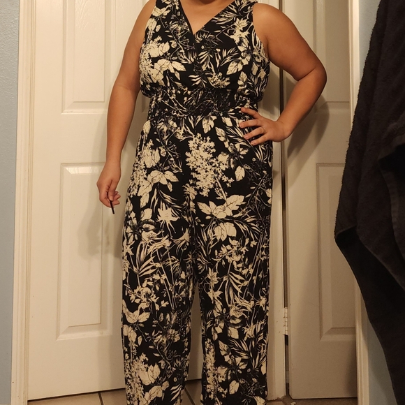 Floral V-Neck Smocked Waist Jumpsuit - Picture 6 of 9